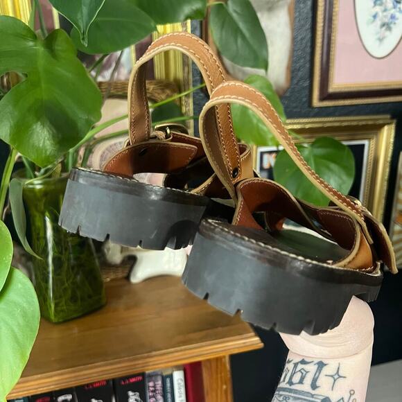 Marc Jacobs Leather Criss-Cross Buckle Strap Sandal - Picture 10 of 15